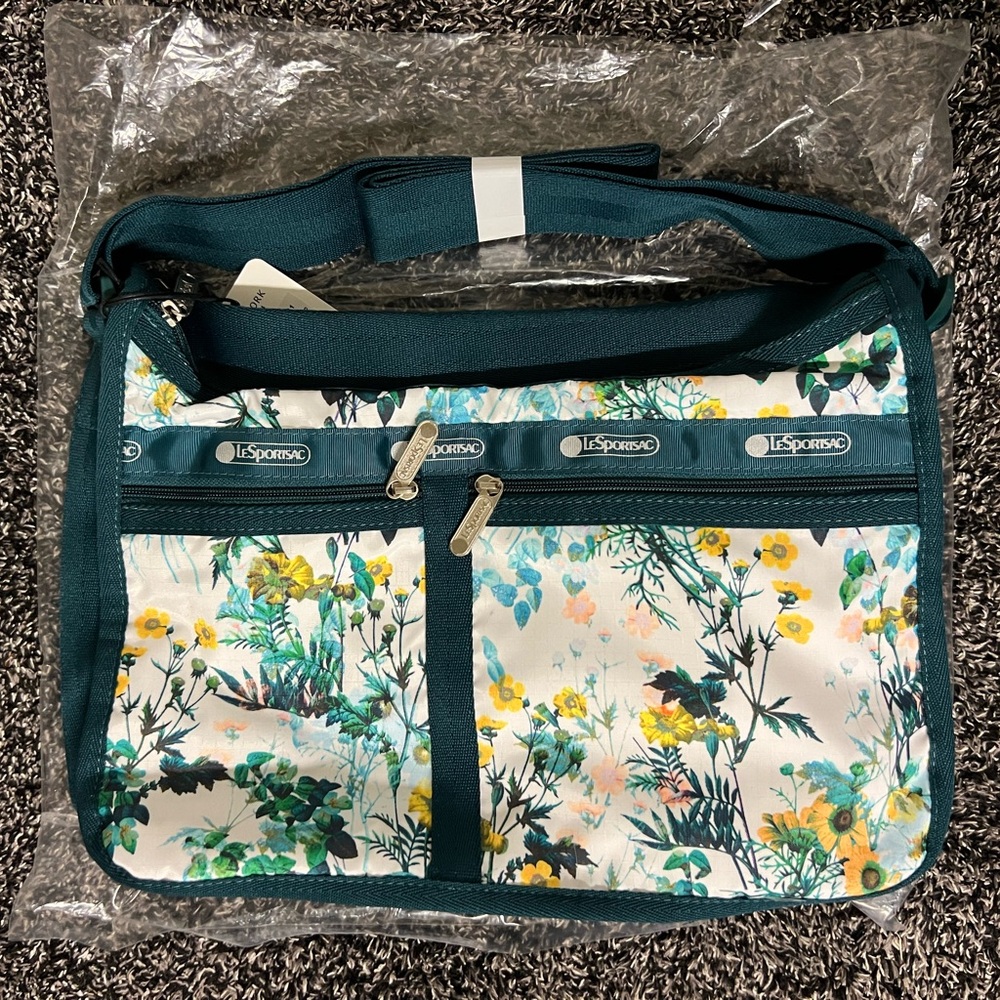 LeSportSac Deluxe Everyday Bag